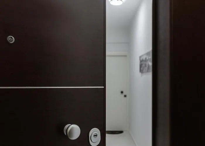 F & B Collection - Luxury * Salonic