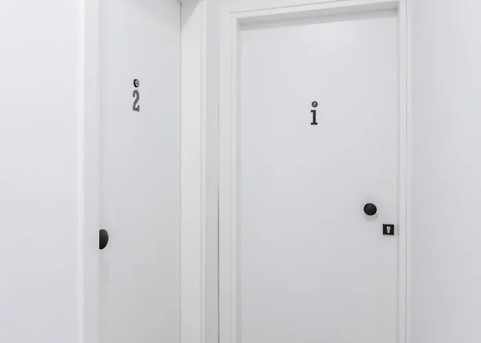 F & B Collection - Luxury * Salonic