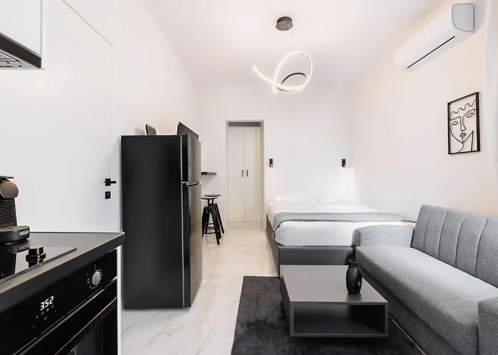 F & B Collection - Luxury Salonic